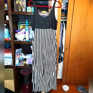 Curve hugging vintage maxi